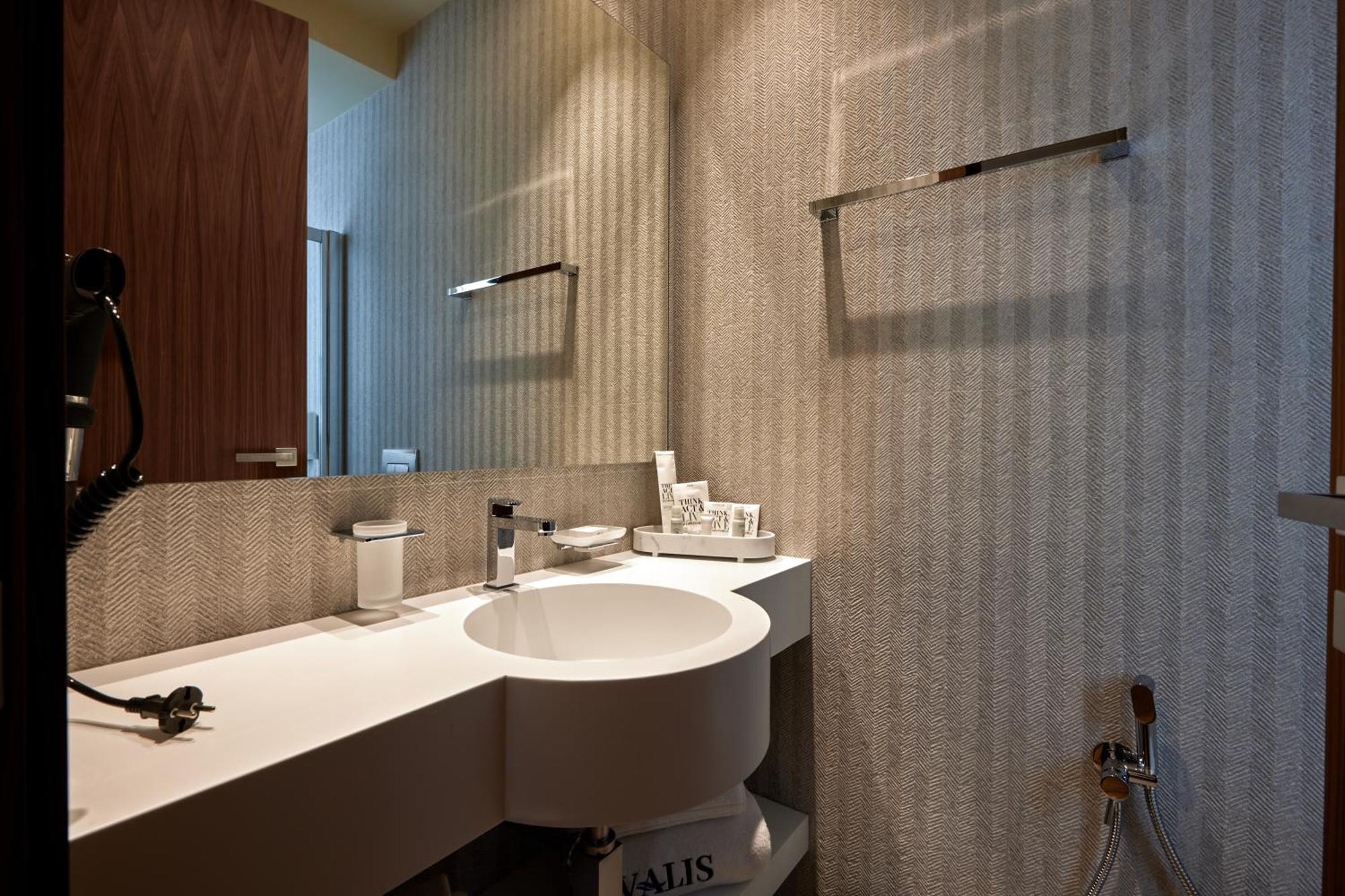 Valis Luxury Hotel Vlore Exterior photo